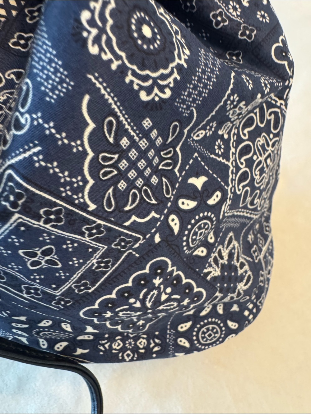 EUC! Ann Taylor Navy Bandana-Print Multiway Drawstring Bucket Bag - Picture 6 of 11